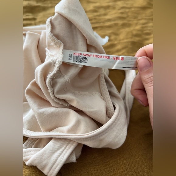 FP Movement Hot Shot scoop neck Bodysuit Tahitian Vanilla XS like new! - Picture 15 of 16